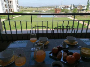 Gardens Pool by FHR Golf piscina e parking